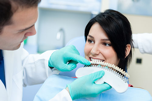3 Ways to Get White Teeth (And Which One Might Be Right for You)
